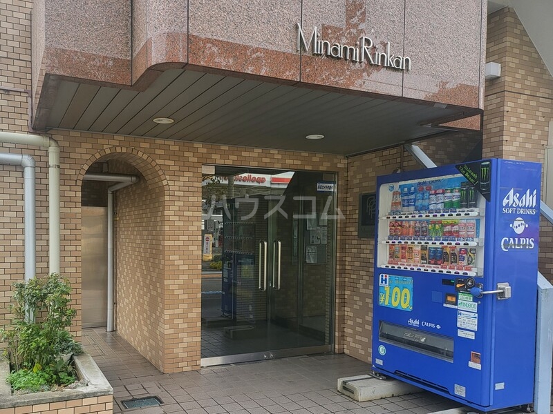 28/30 エントランス