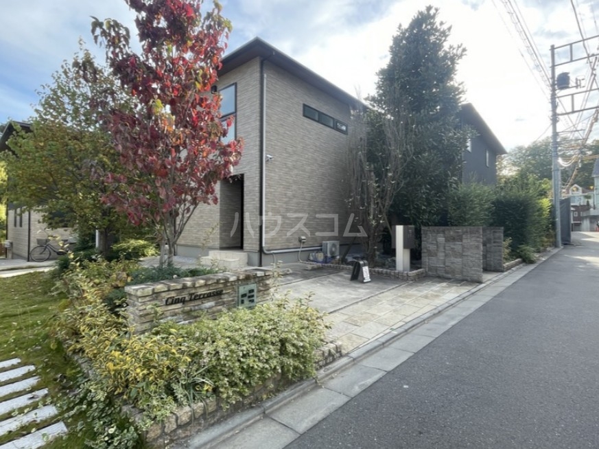 18/28 エントランス