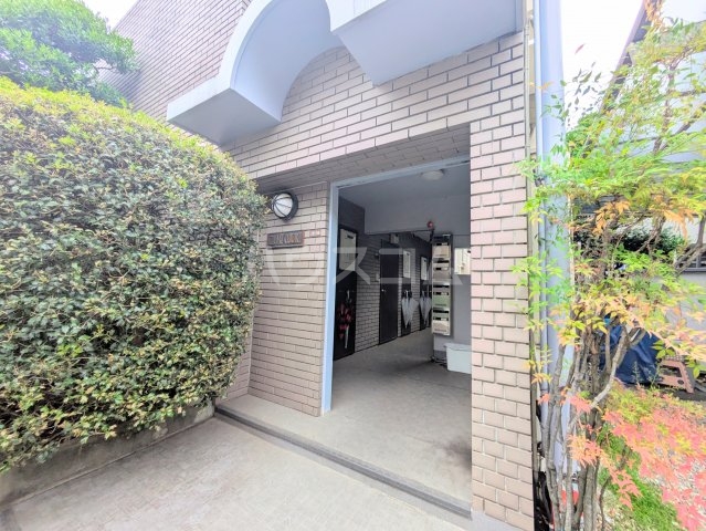 21/28 エントランス