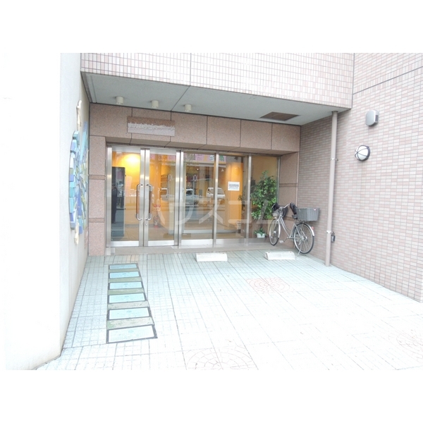 15/21 エントランス