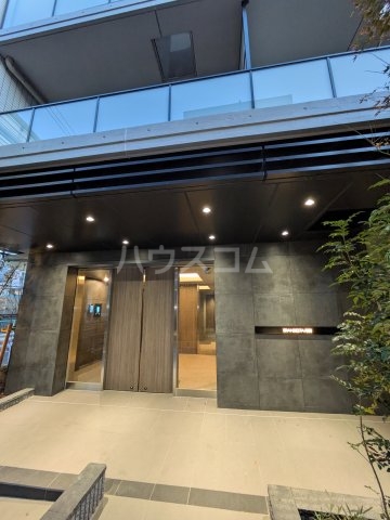 26/30 エントランス