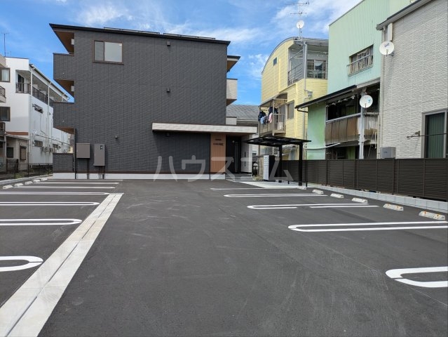 28/30 駐車場
