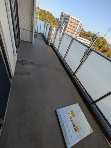 23/30 バルコニー