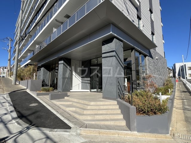 19/30 エントランス