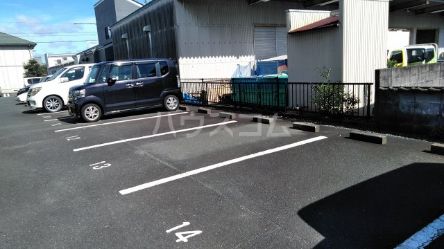 16/20 駐車場