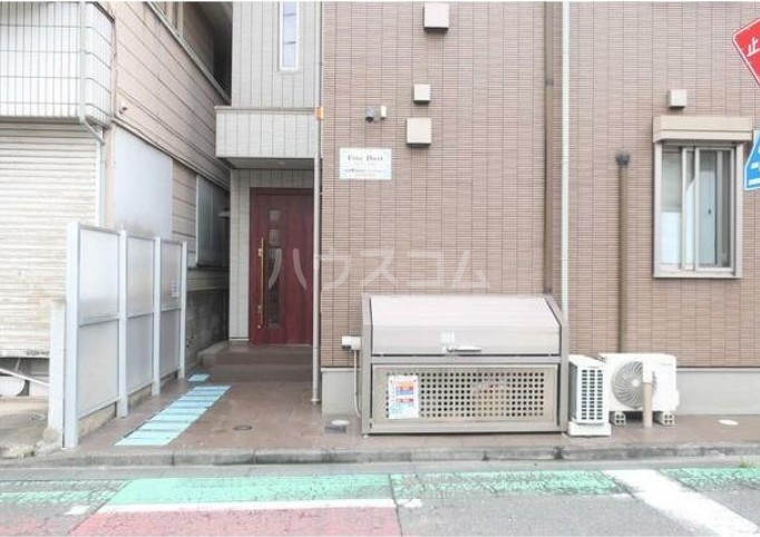 16/18 エントランス