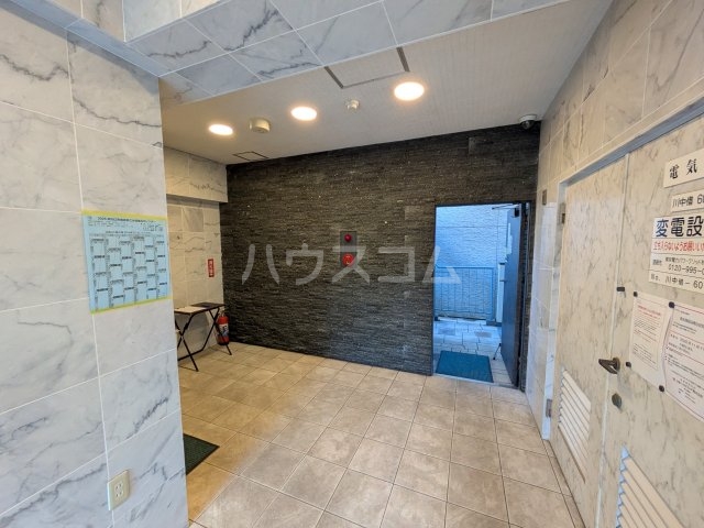 19/26 エントランス