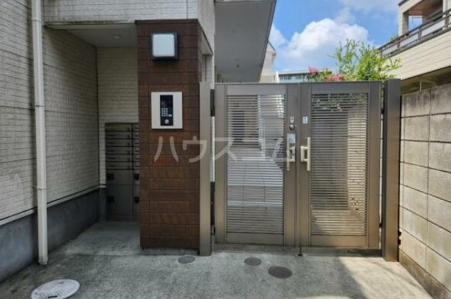 14/21 エントランス