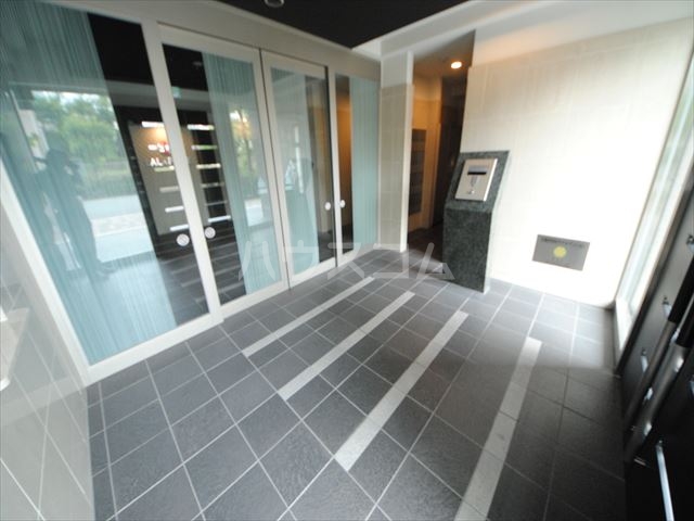 20/30 エントランス