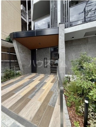 13/23 エントランス