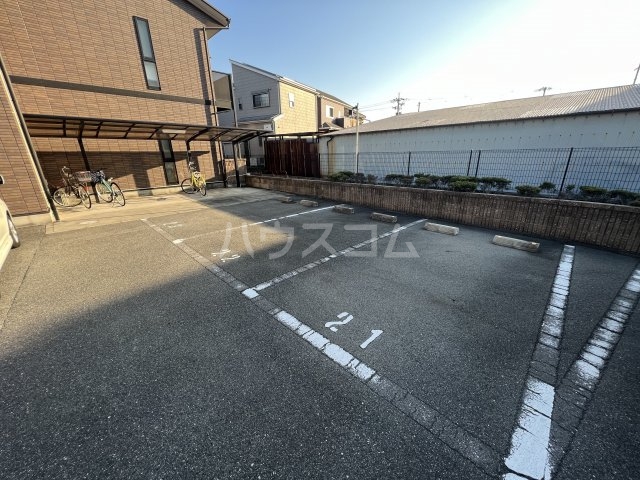 2/7 駐車場