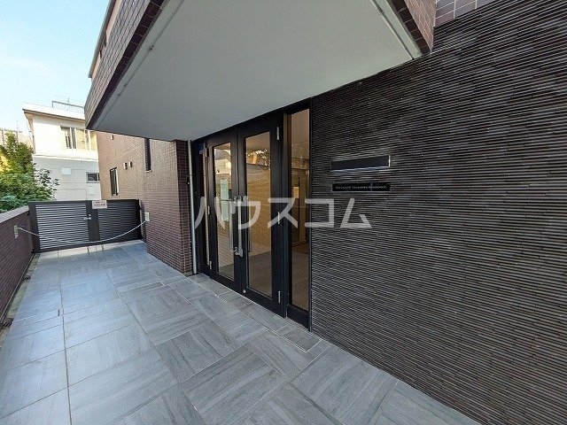 14/20 エントランス