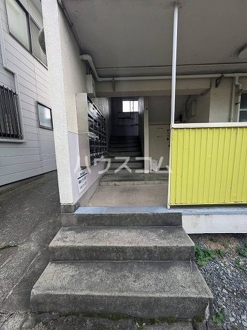 15/23 エントランス