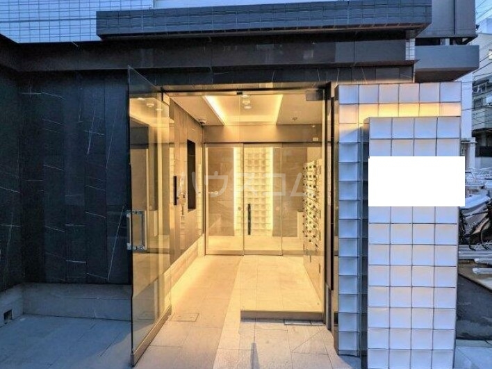 18/29 エントランス