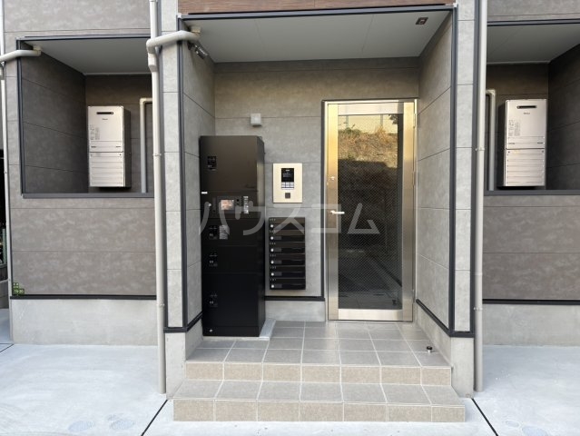 26/30 エントランス