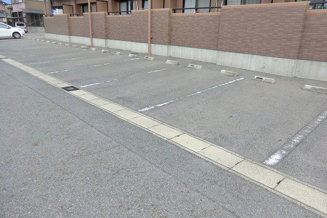 21/27 駐車場
