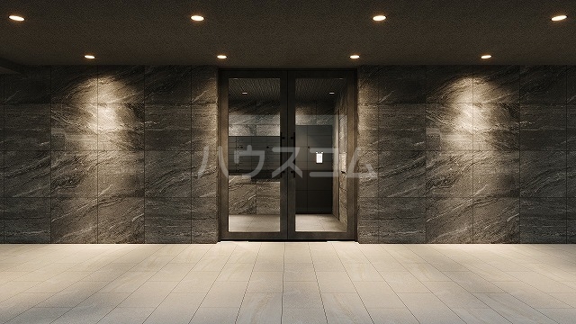 21/30 エントランス