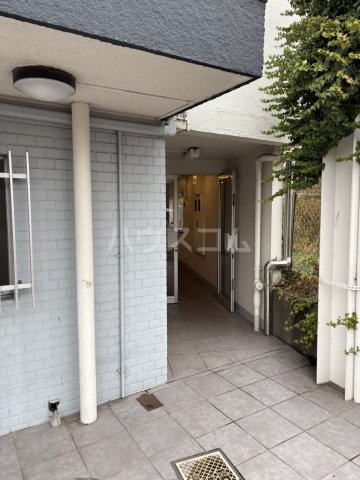 28/29 エントランス