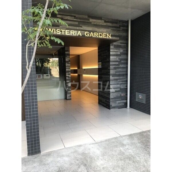 21/27 エントランス