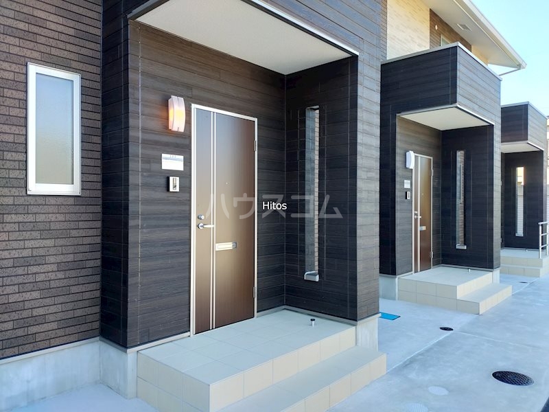 18/19 エントランス