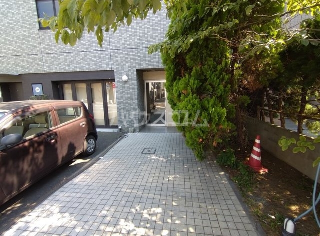 2/5 エントランス