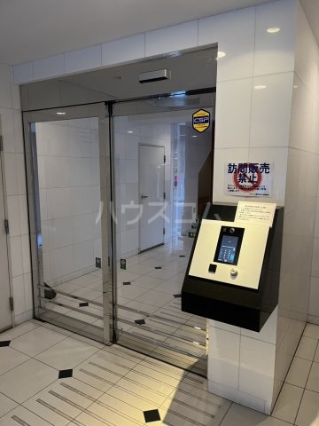 23/30 エントランス