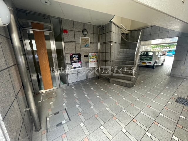 17/25 エントランス