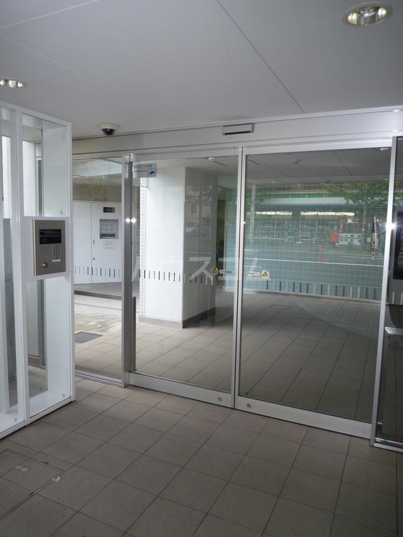 16/21 エントランス