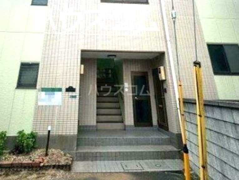 19/26 エントランス