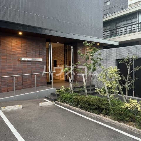 2/5 エントランス