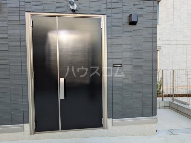 25/30 エントランス