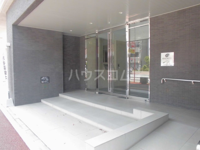 21/30 エントランス