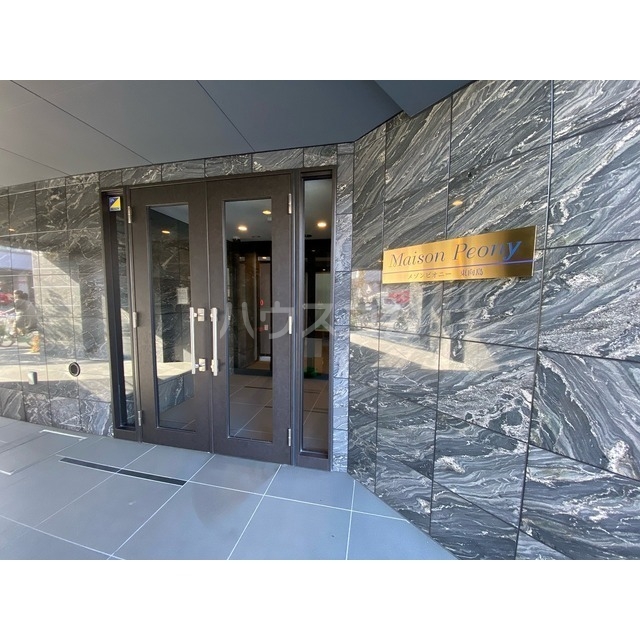 18/21 エントランス