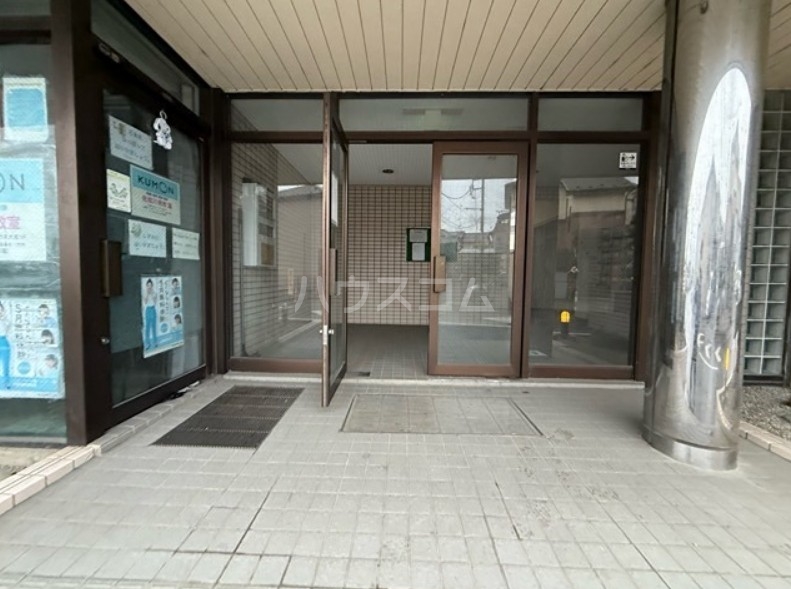 20/26 エントランス