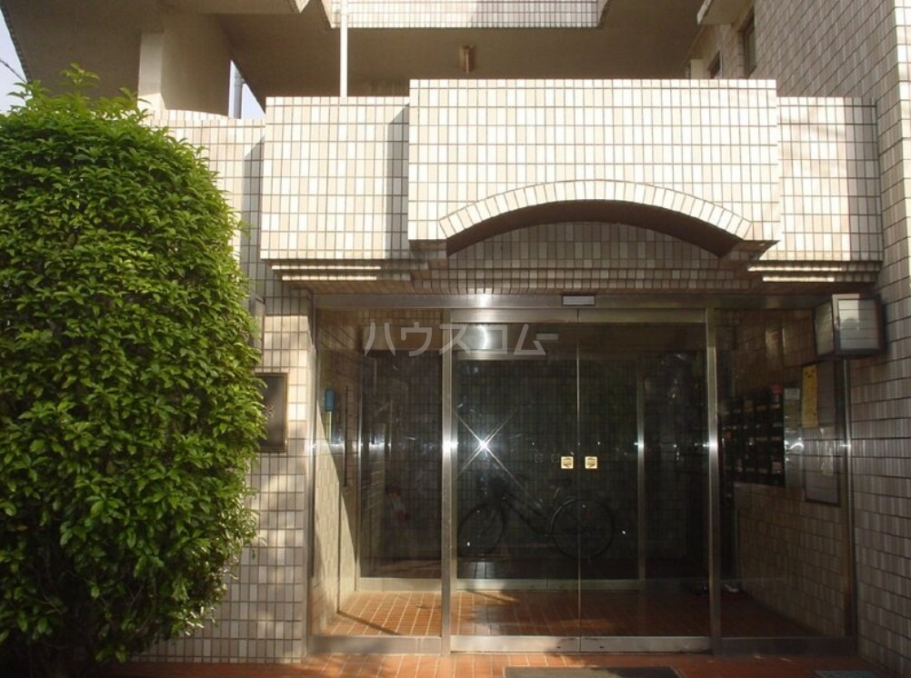 2/3 エントランス