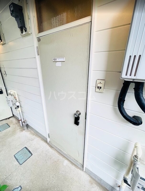 20/30 エントランス