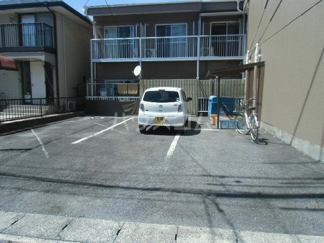 15/18 駐車場