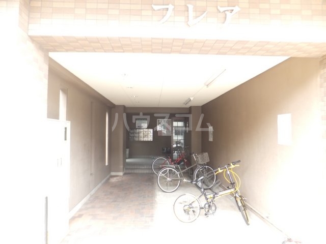 13/22 エントランス