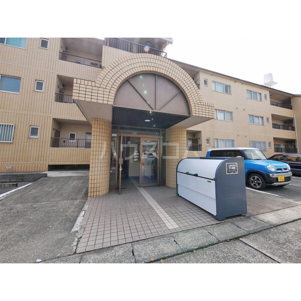 15/22 エントランス