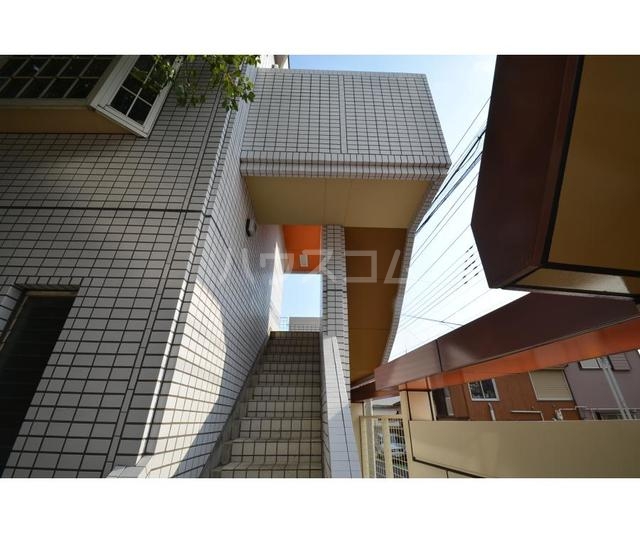 14/23 エントランス