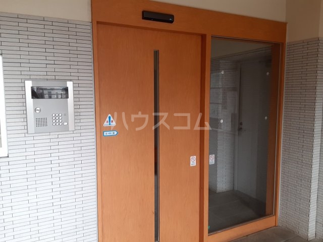 20/26 エントランス