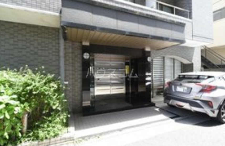 22/23 エントランス