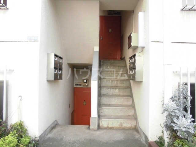 20/27 エントランス