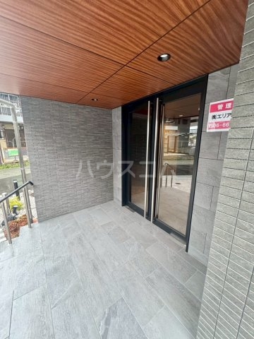 20/27 エントランス