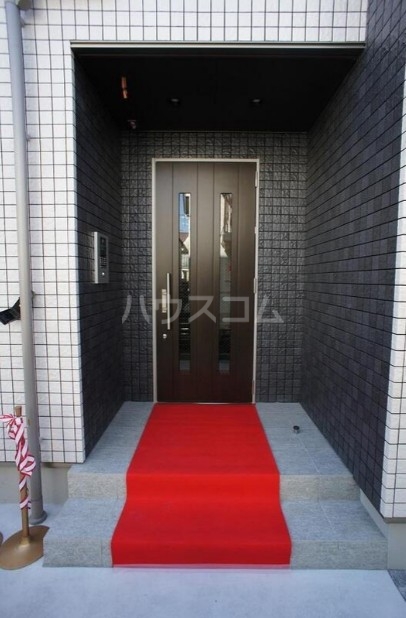 21/28 エントランス