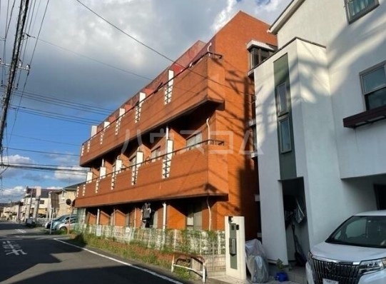 16/26 エントランス