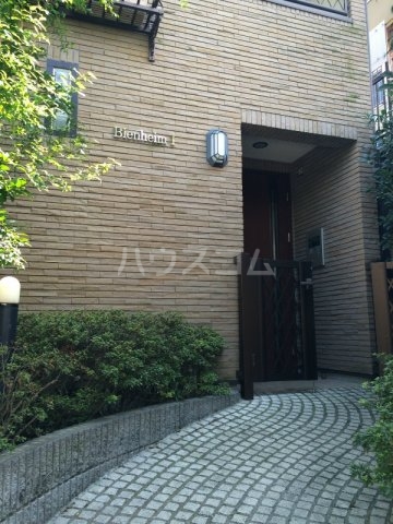 13/16 エントランス