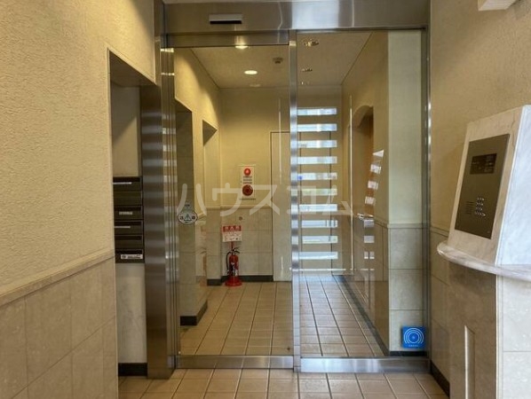 14/14 エントランス