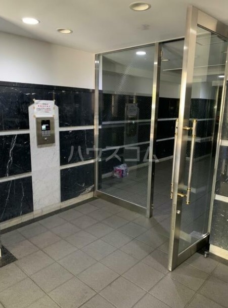 3/4 エントランス