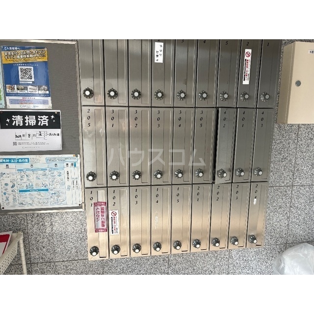 22/26 エントランス